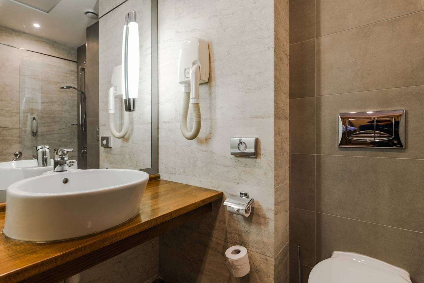 Maritim-Antonine-Hotel---Spa-Room-32