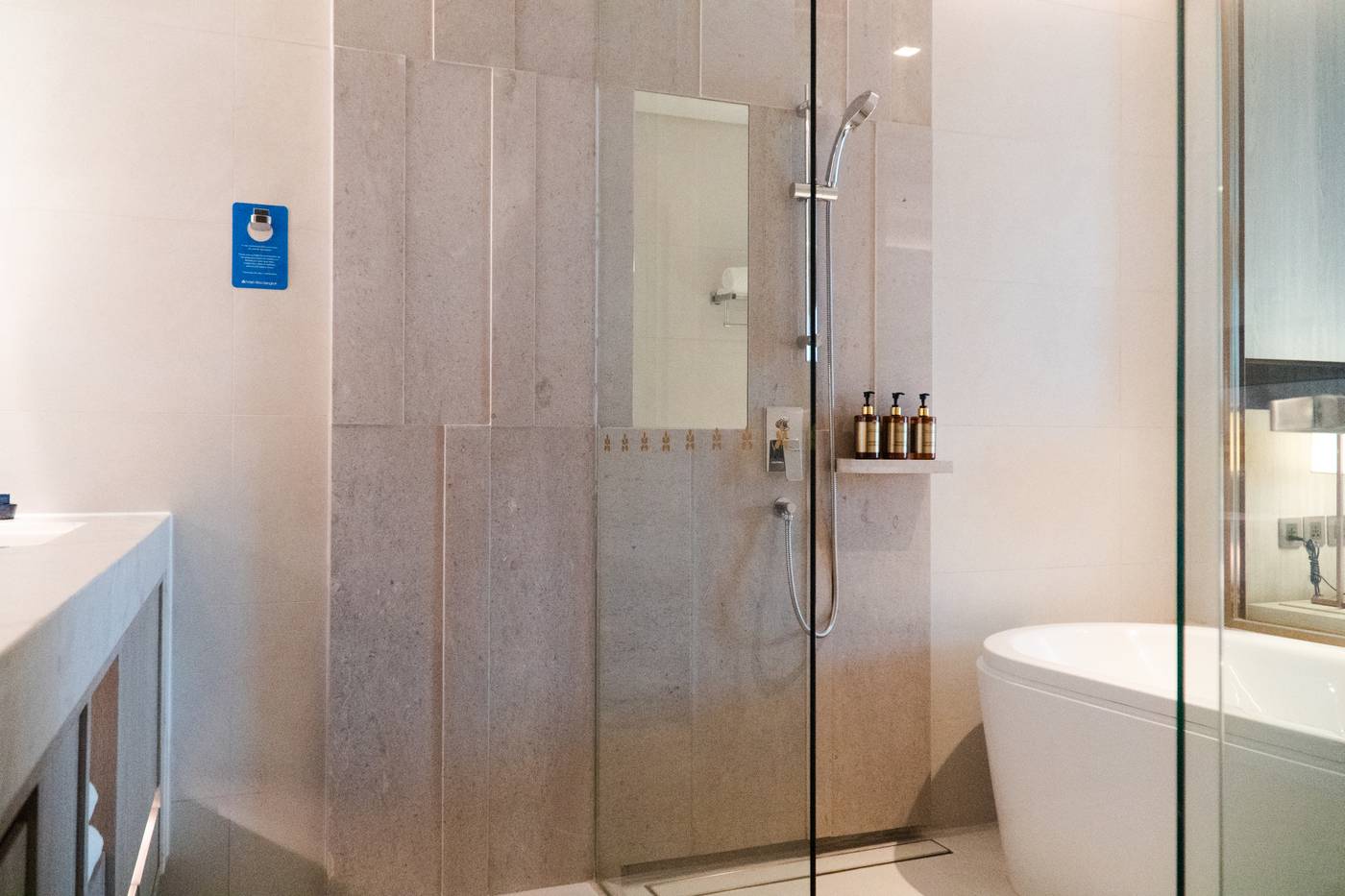 Hotel-Nikko-Bangkok-Room-44