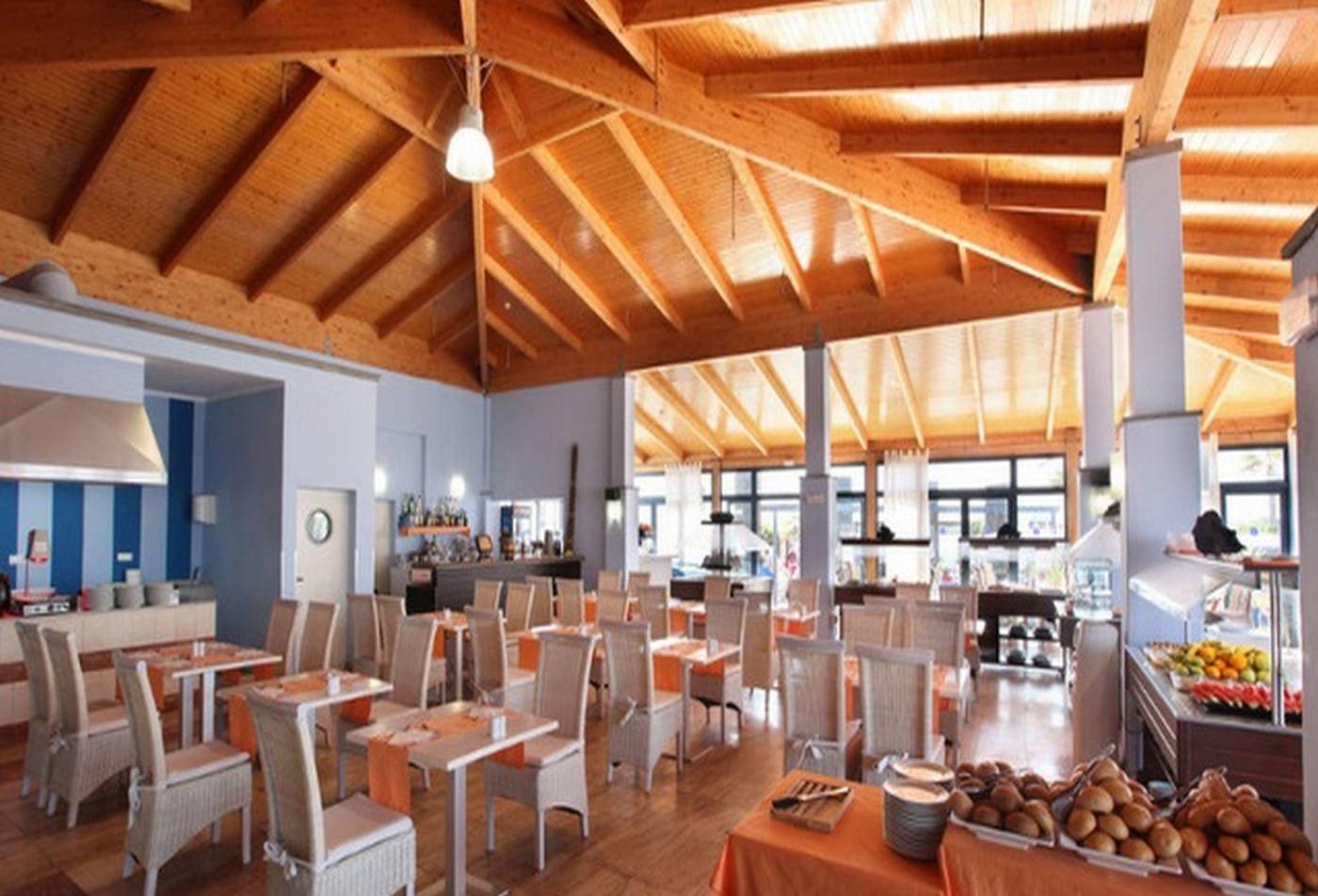 Vik--Coral-Beach-Restaurant-31