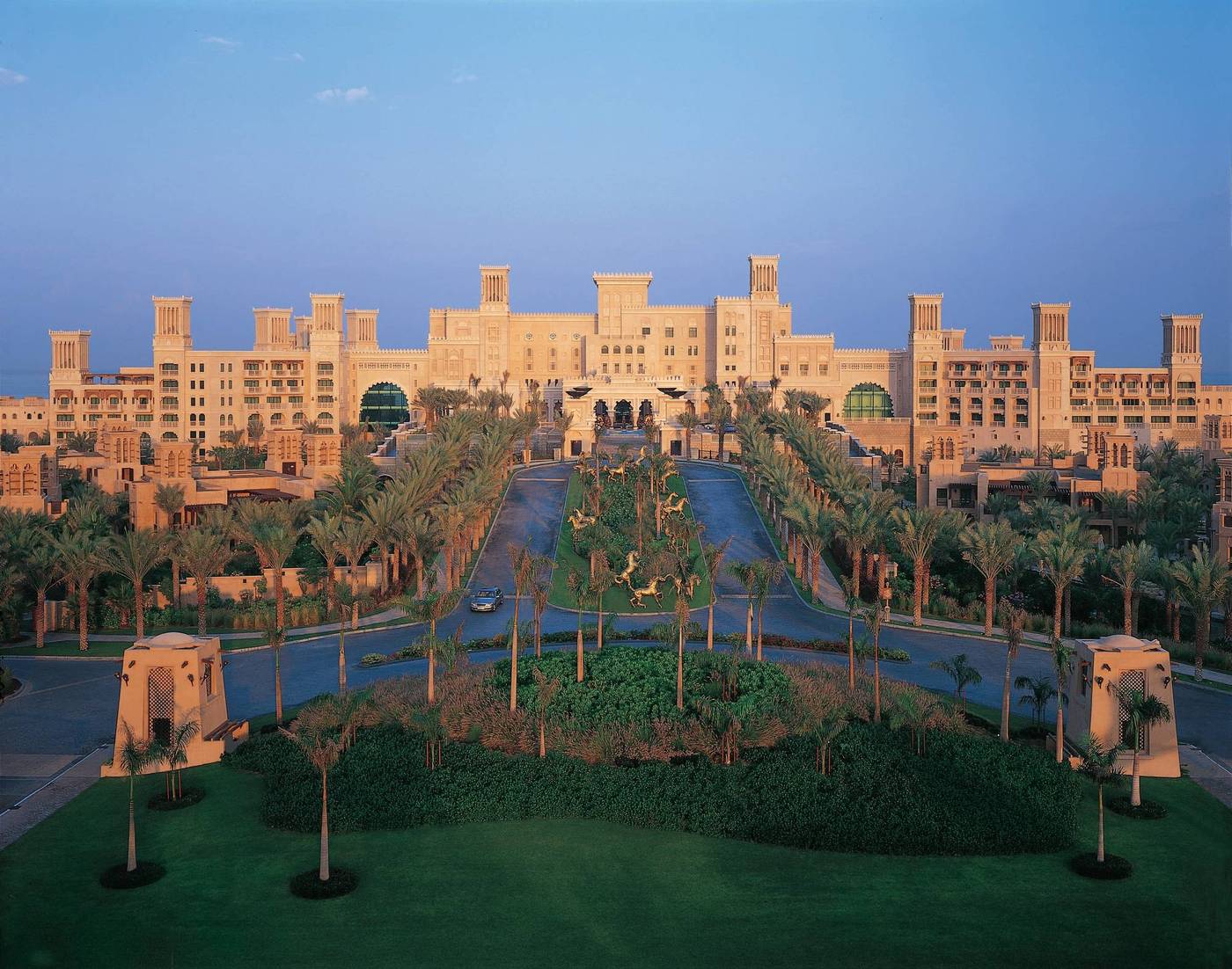 Jumeirah-Al-Qasr--General-view-3
