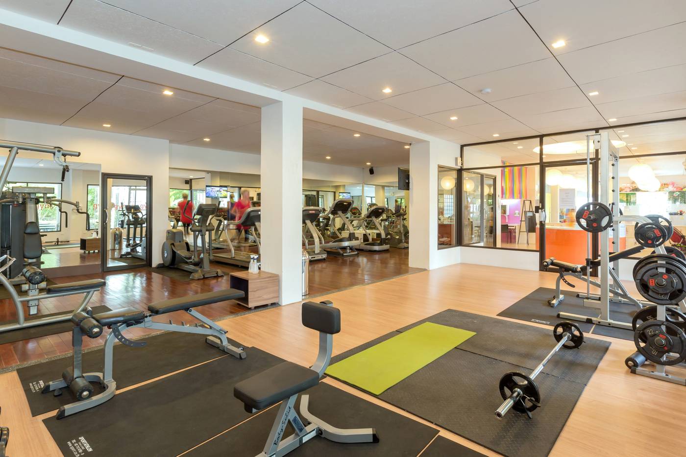 Sunwing-Kamala-Beach-Sports-and-Entertainment-73