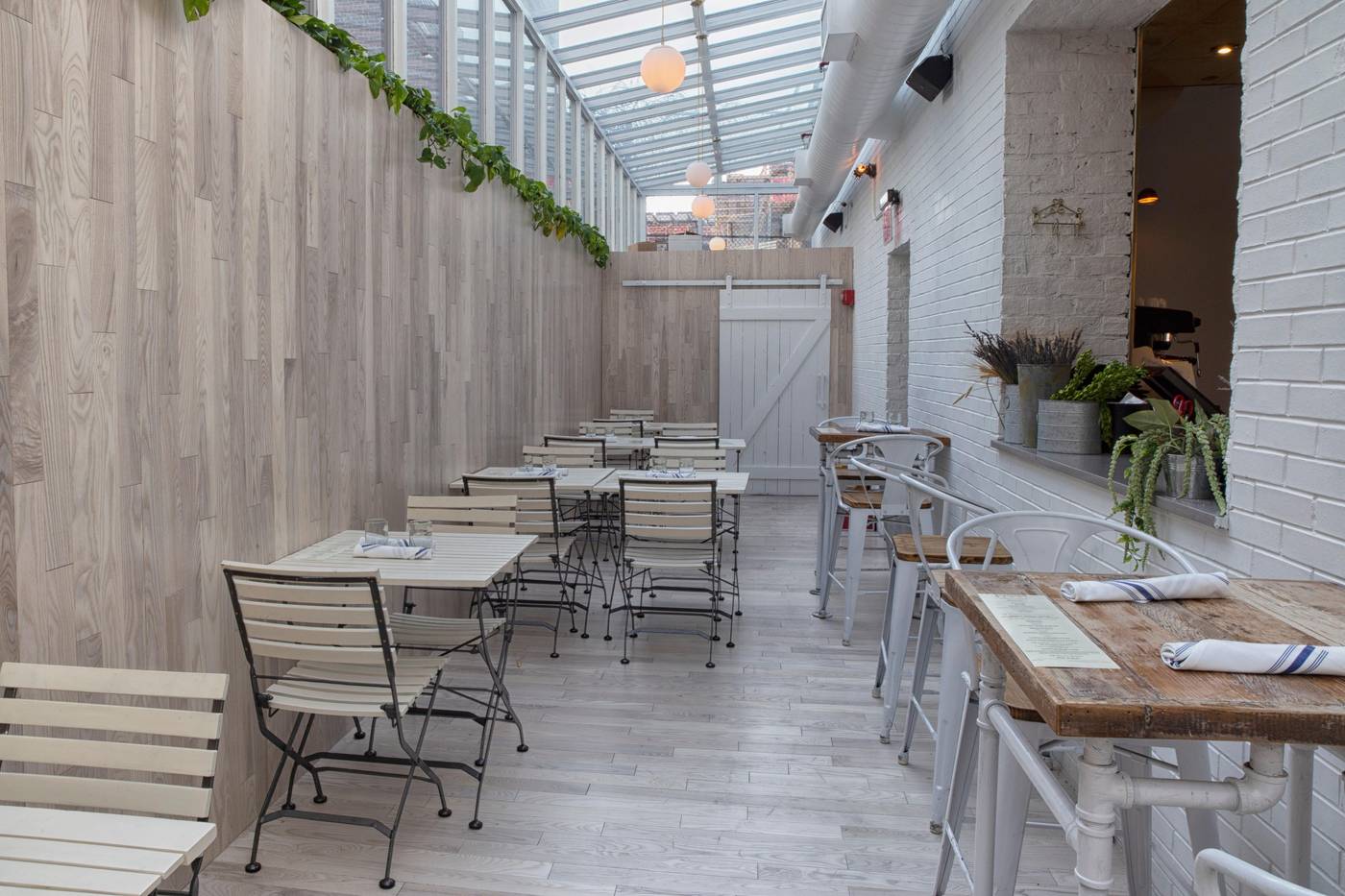 Holiday-Inn-Brooklyn-Downtown-Restaurant-4