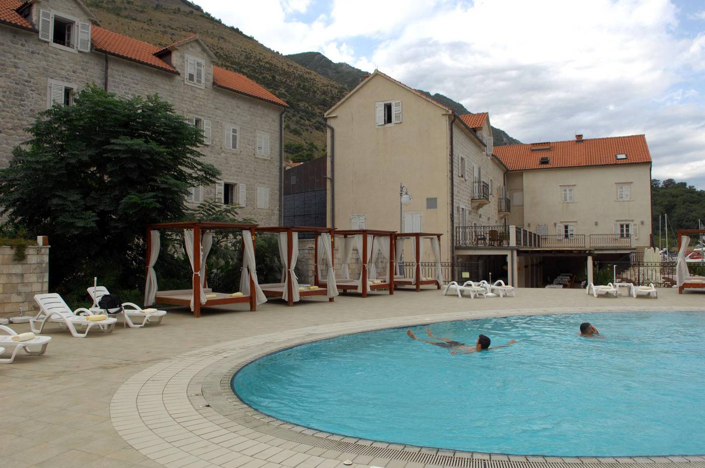 Splendido-Montenegro-Kotor-Pool-4