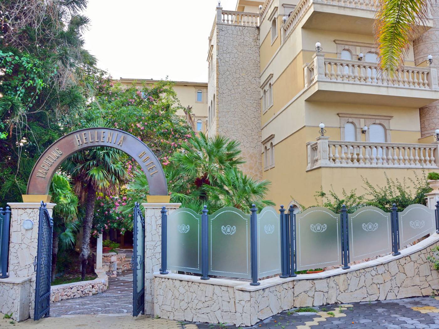 Hellenia Yachting-Italy-GIARDINI NAXOS-General view-4