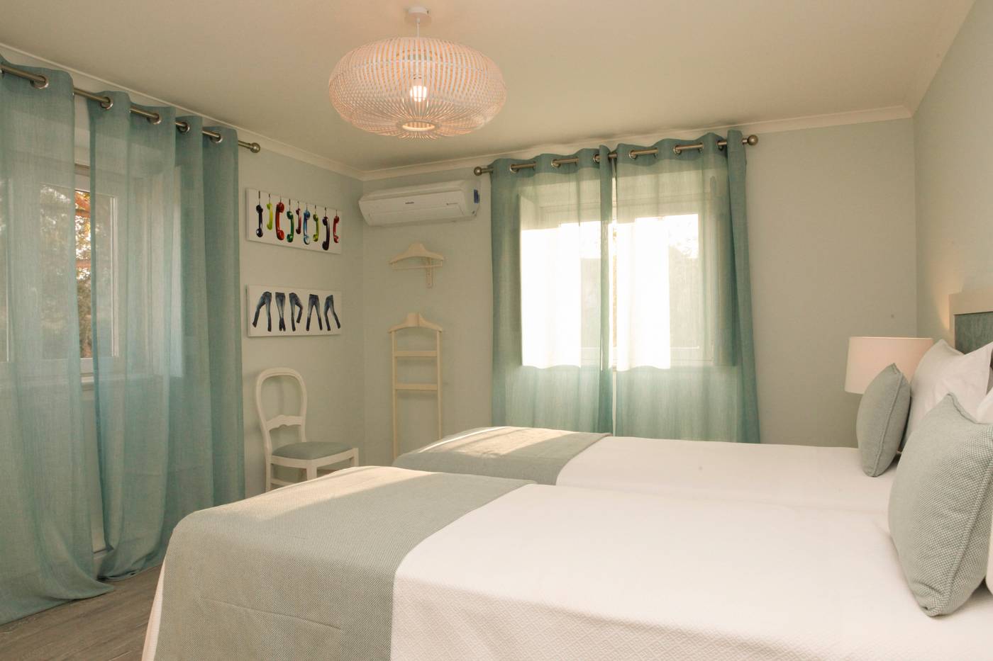 Casa-Palmela---Small-Luxury-Hotels---Villas-Room-62