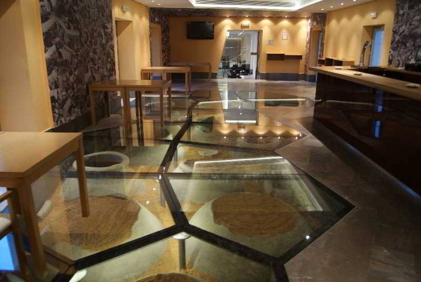 Palacio-de-Arizon-Lobby-34