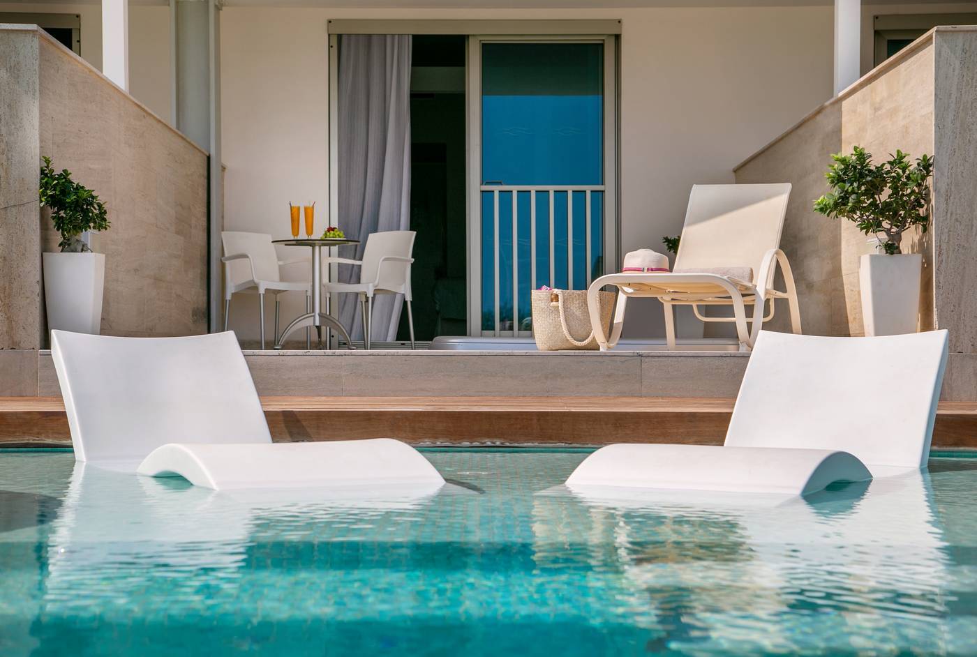 Asterias-Beach-Room-7