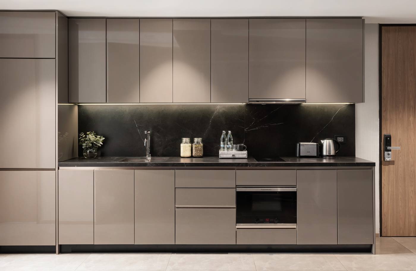 Walton-Suites-Sukhumvit-Room-48