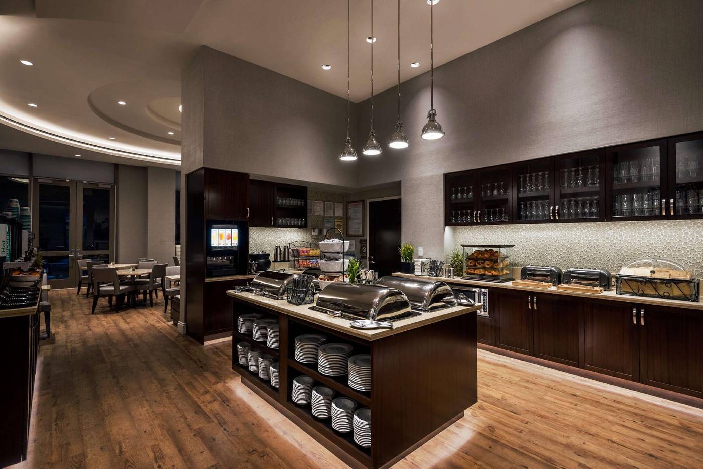 Homewood-Suites-by-Hilton-New-York-Midtown-Manhatt-Restaurant-11