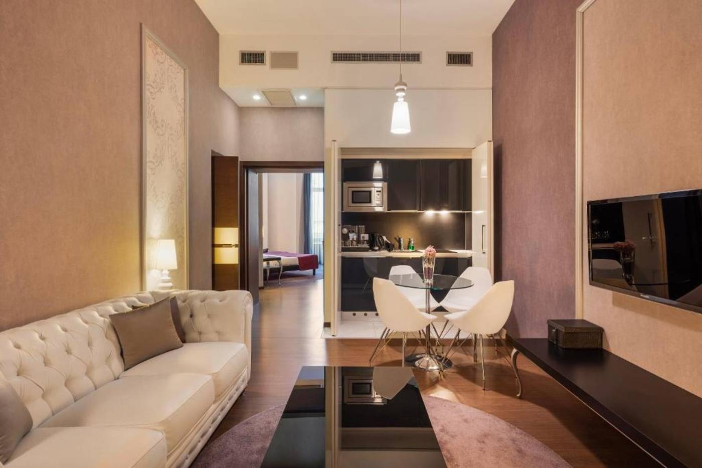 Ikonik-Parlament-Room-5