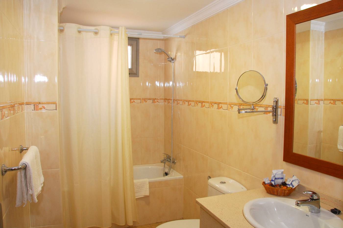 Pujol-Room-12