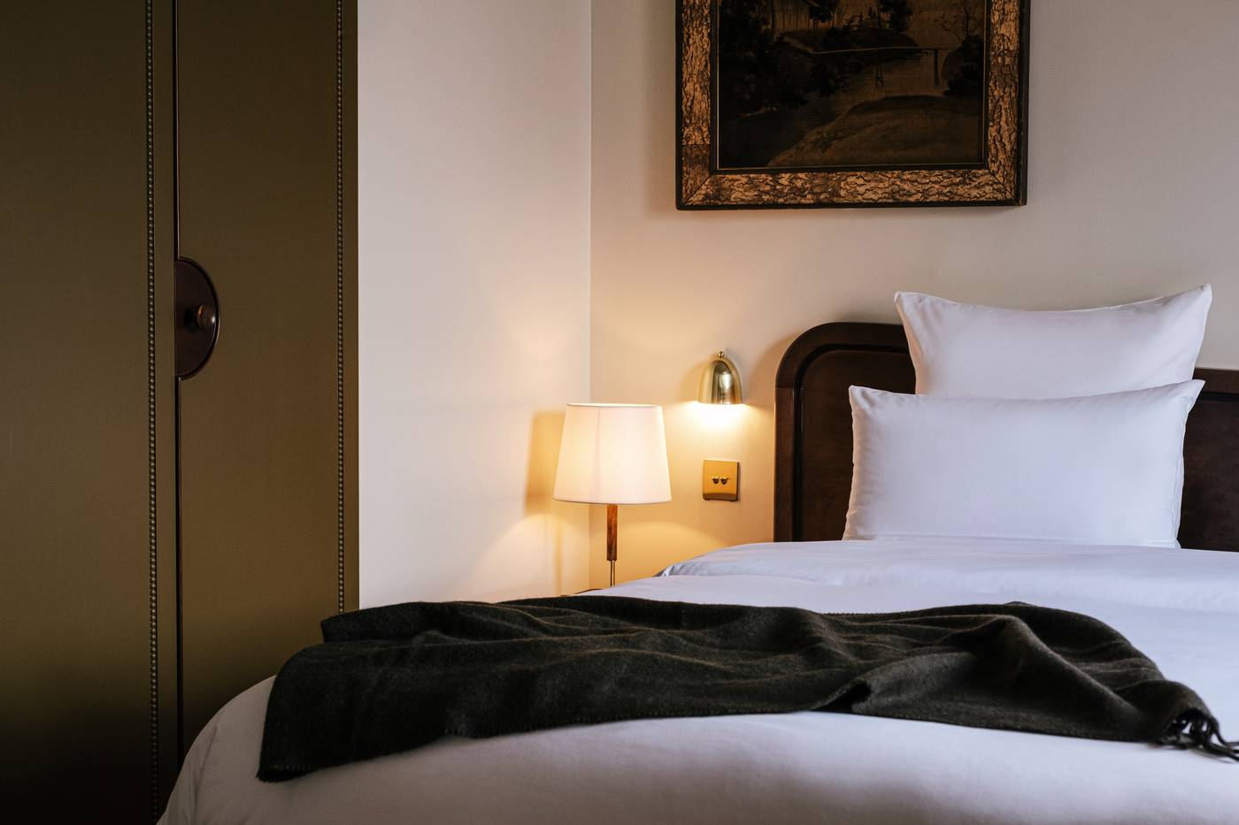 Hotel-Rochechouart-Room-9