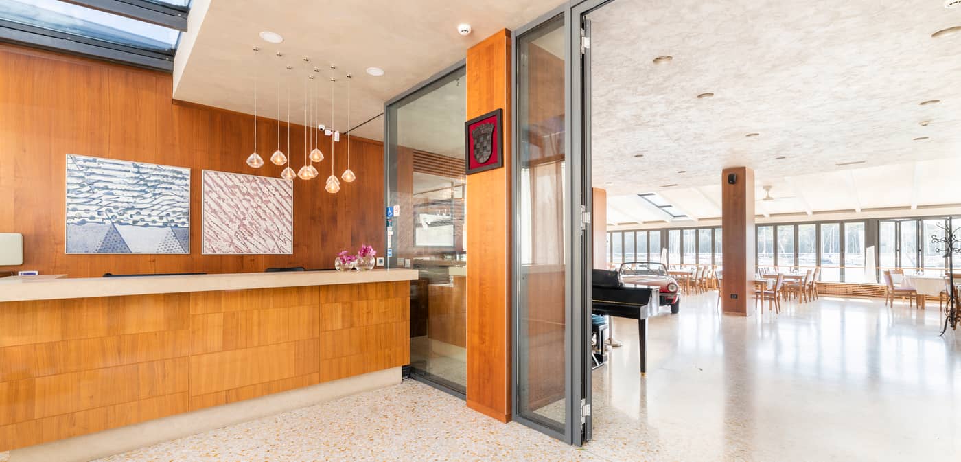 Ribarska-Koliba-Resort-Lobby-43