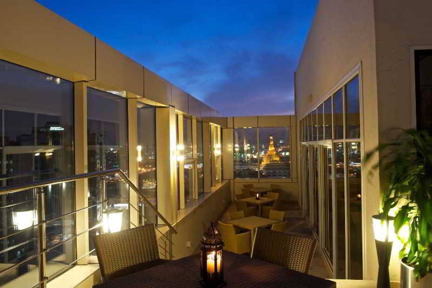 The-Royal-Riviera-Restaurant-4