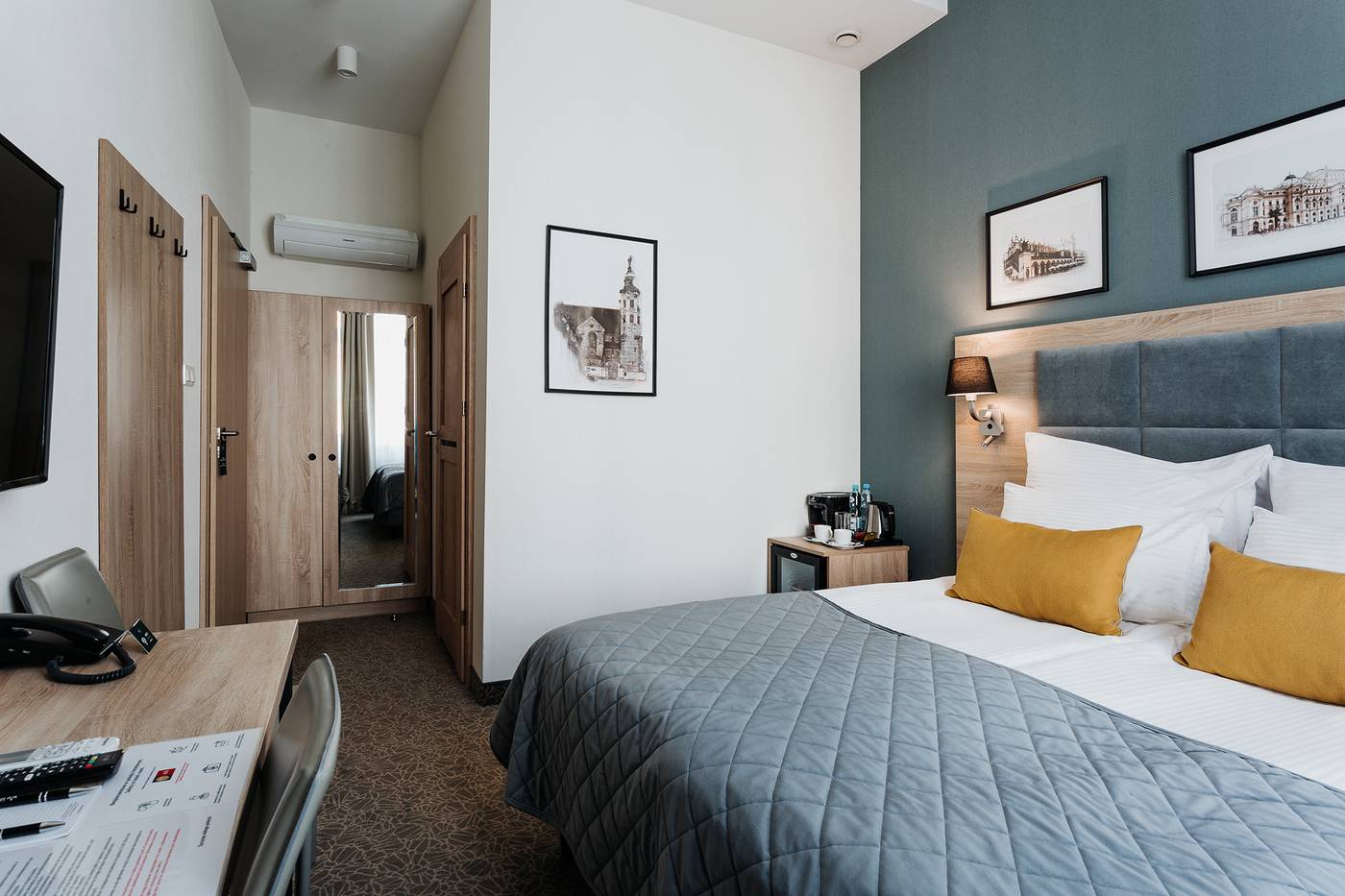 Hotel-32-Krakow-Old-Town-Room-6