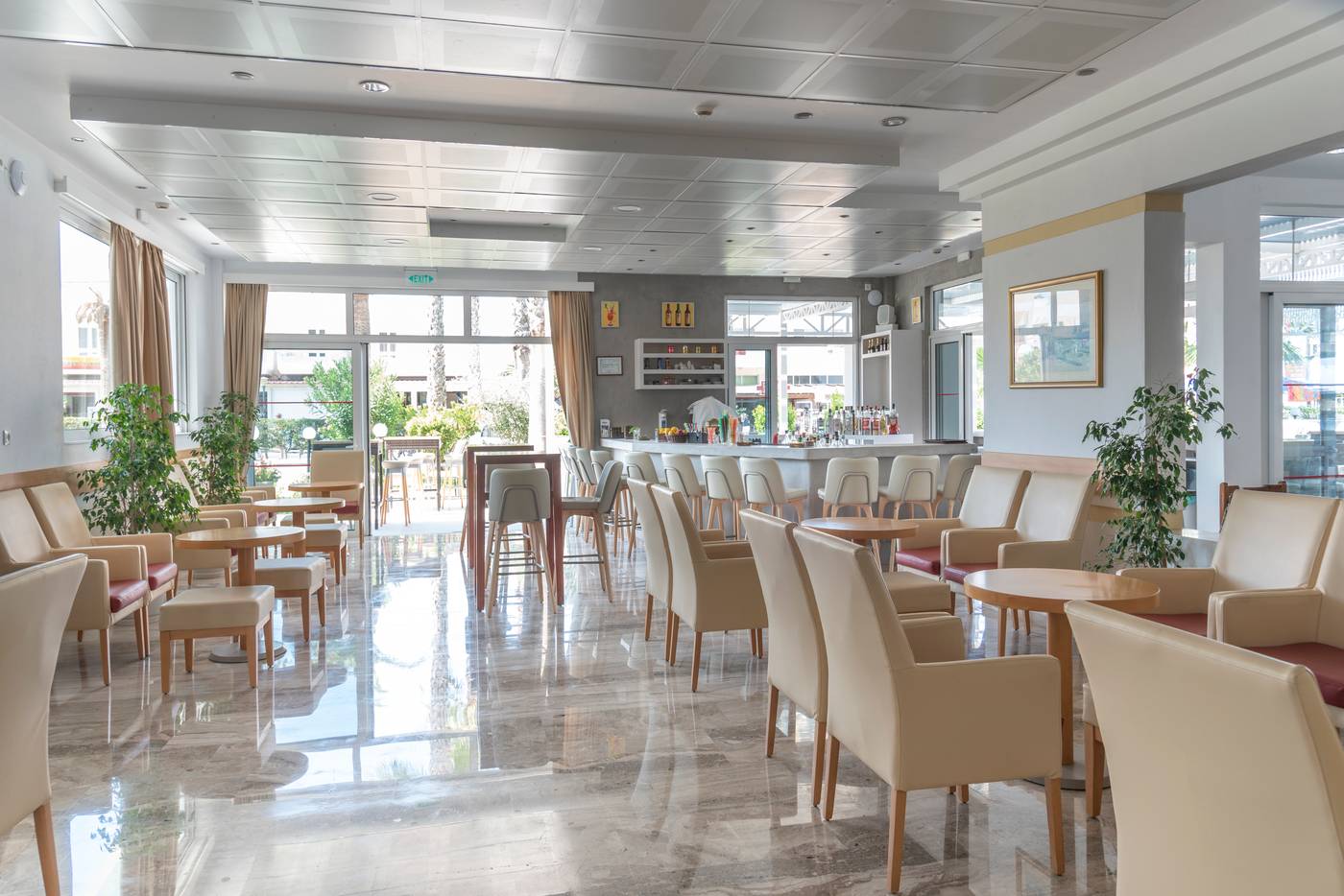 Tropical-Sol-Lobby-32