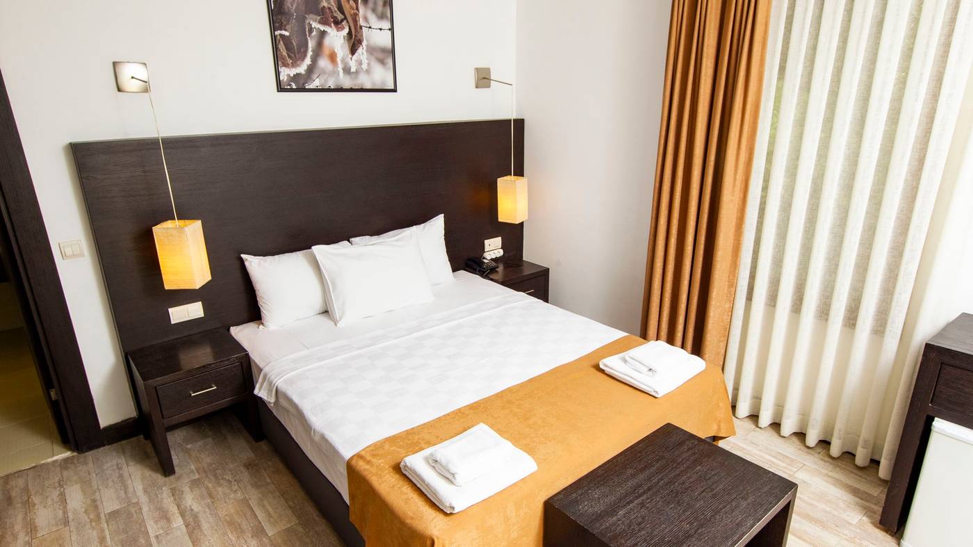 Club-Hotel-Flora-Room-13