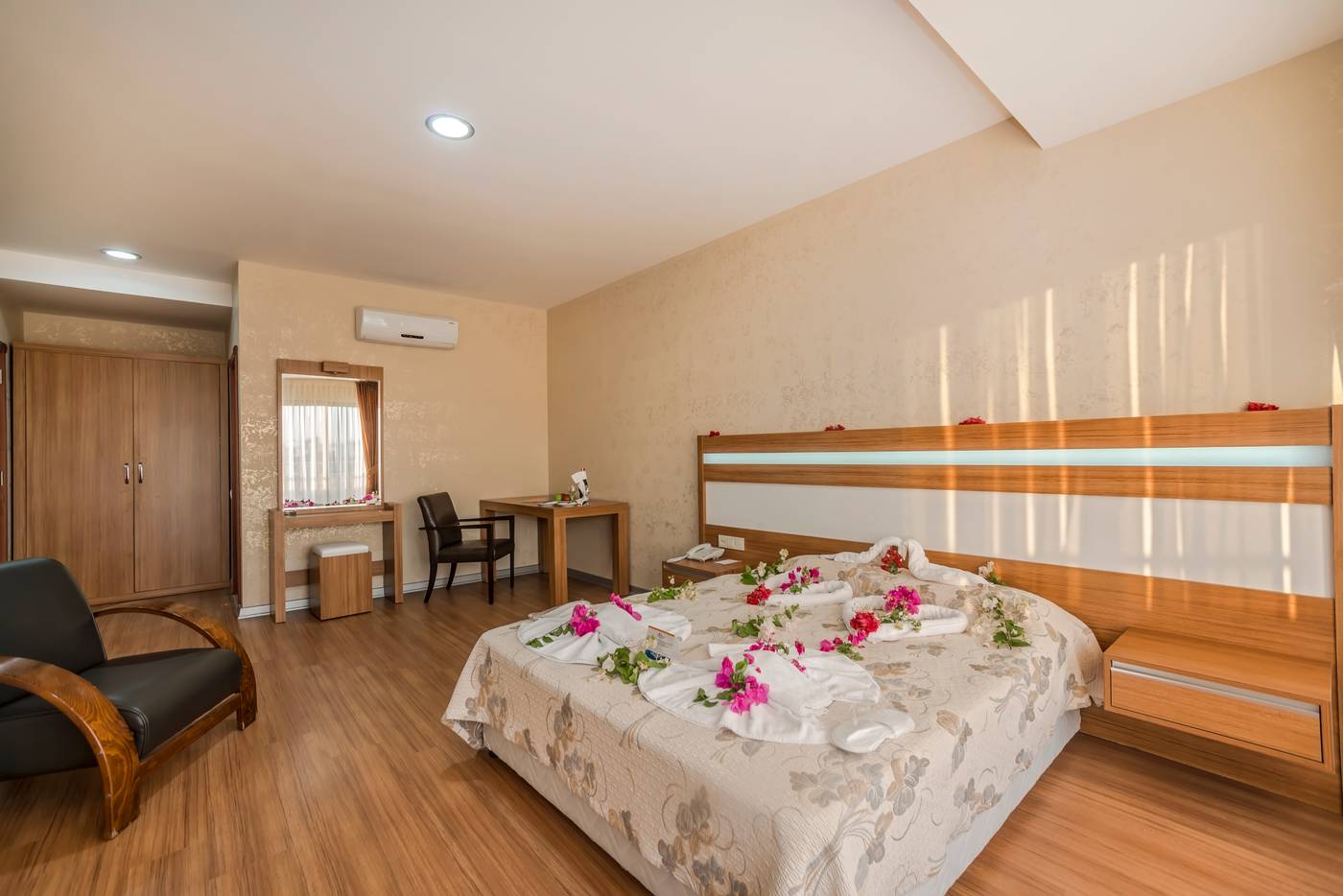 Santa-Marina-Hotel-Room-9