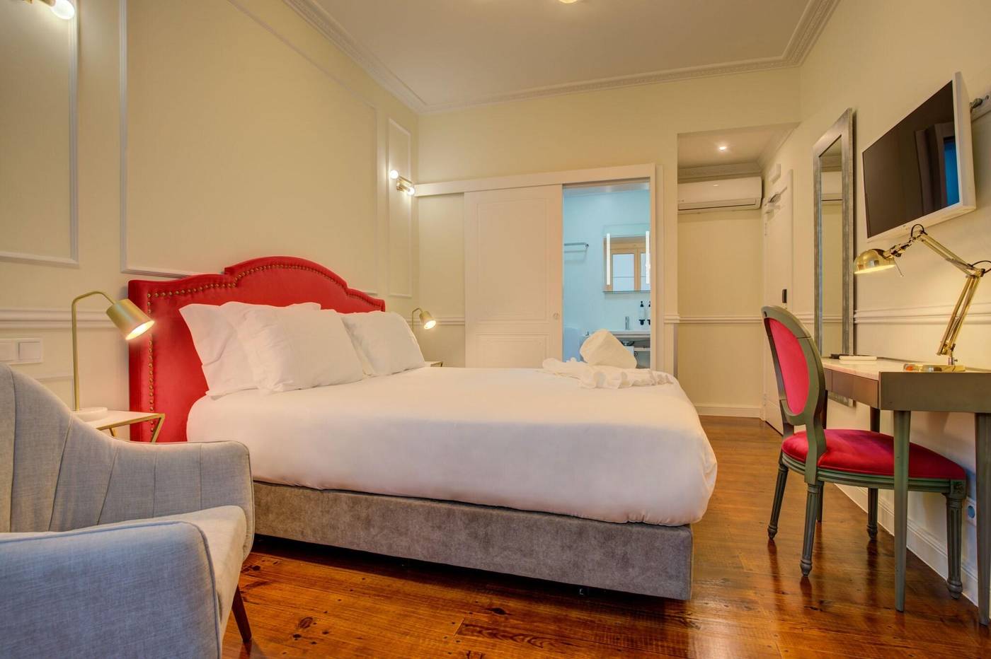 Solar-Dos-Poetas-Room-39