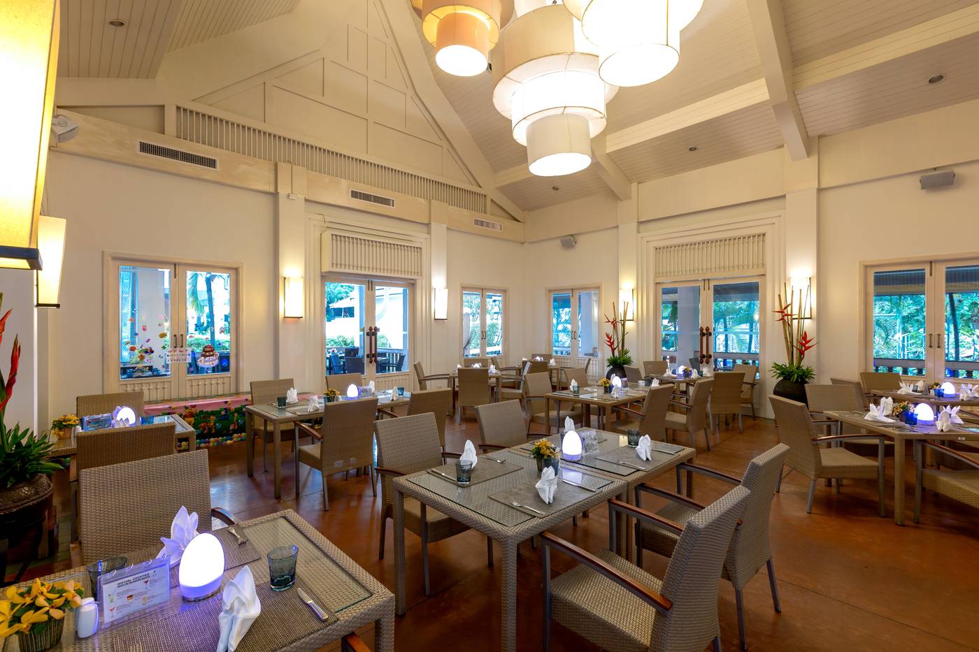 Centara-Kata-Resort--Phuket-Restaurant-52