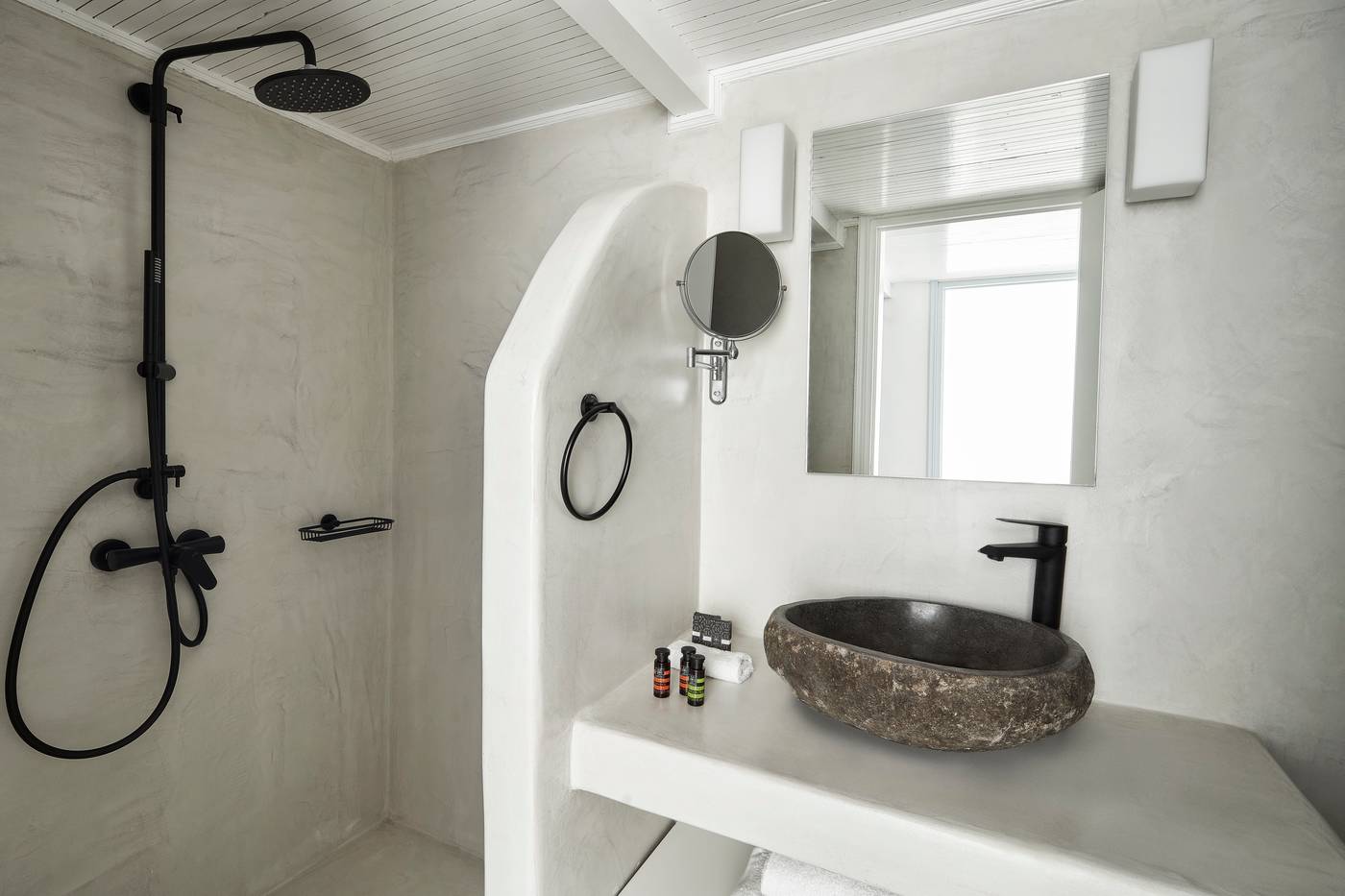 Mr-and-Mrs-White-Oia-Santorini-Room-42