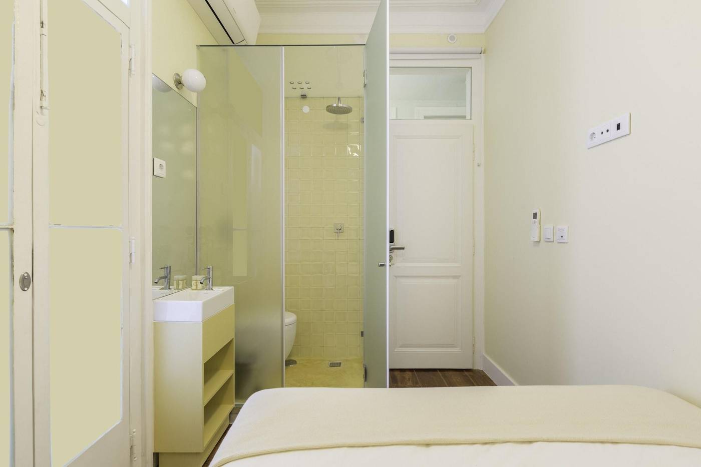 1898-Home---Suites-Room-28