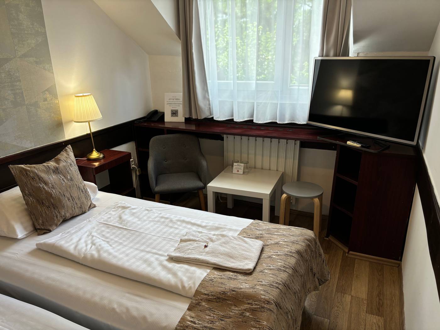 Gloria-Budapest-City-Center-Room-32