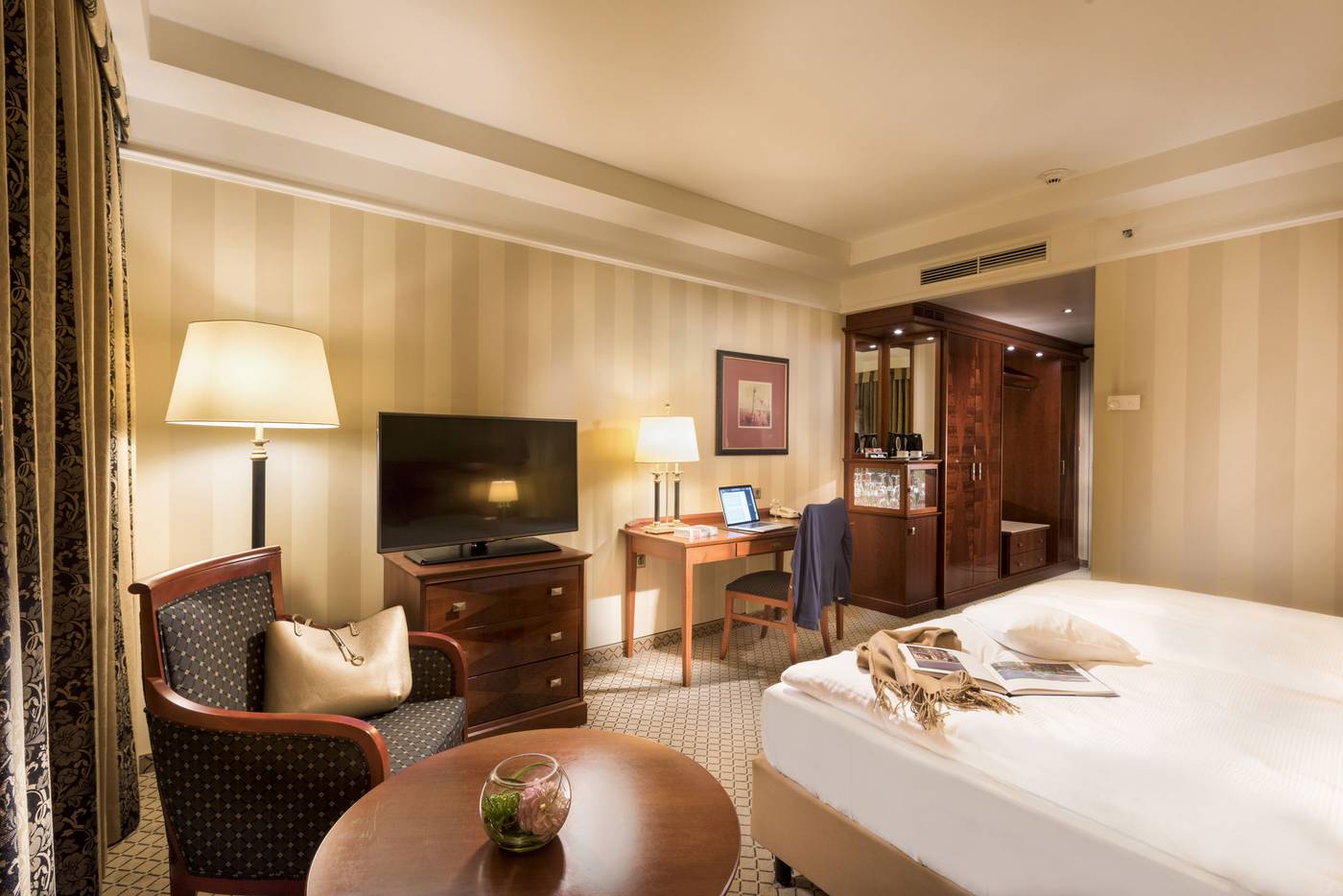 JW-Marriott-Hotel-Berlin-Room-32