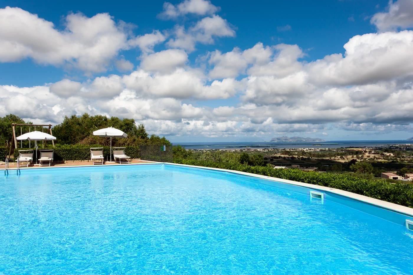 Baglio-Oneto-dei-Principi-di-San-Lorenzo-Pool-12