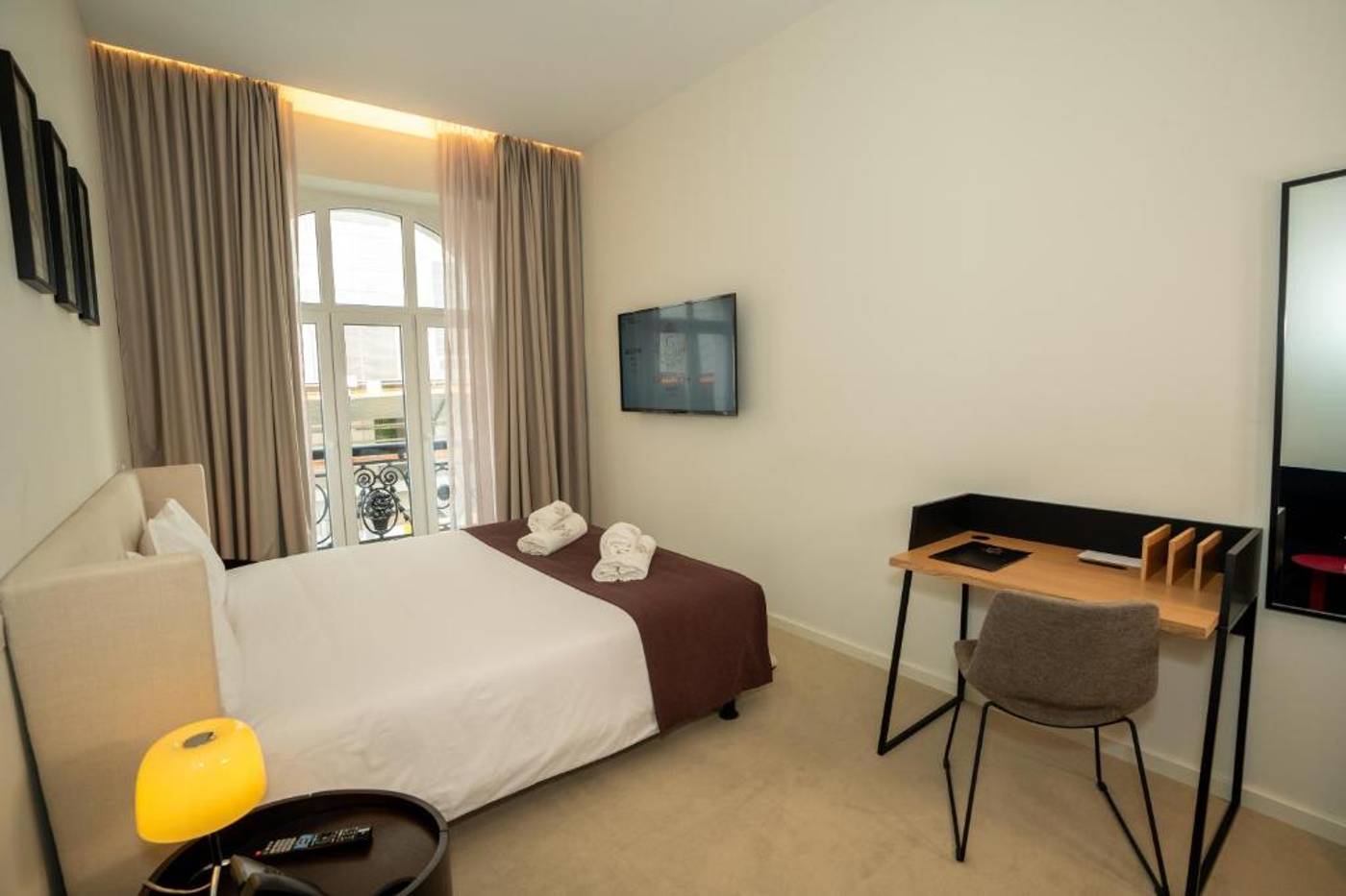 Golden-Lisbon-Hotel-Room-3