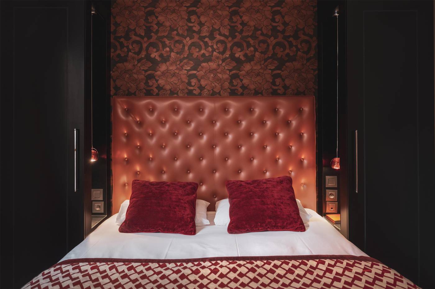 Le-Petit-Paris-Room-50