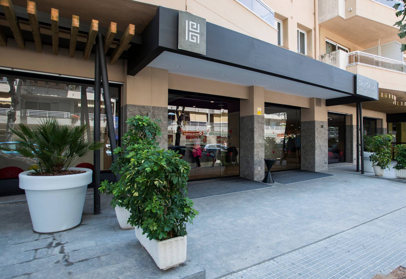 California-Apartments-III-Y-IV-General-view-7