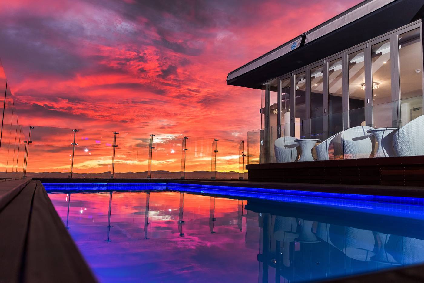 The-Capital-Mirage-Hotel-Pool-10