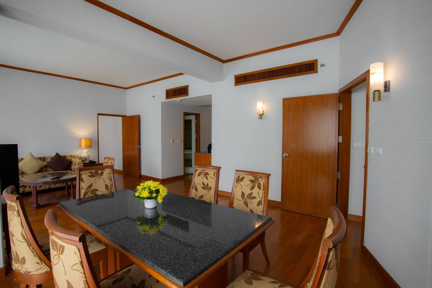 Royal-Paradise-Room-60