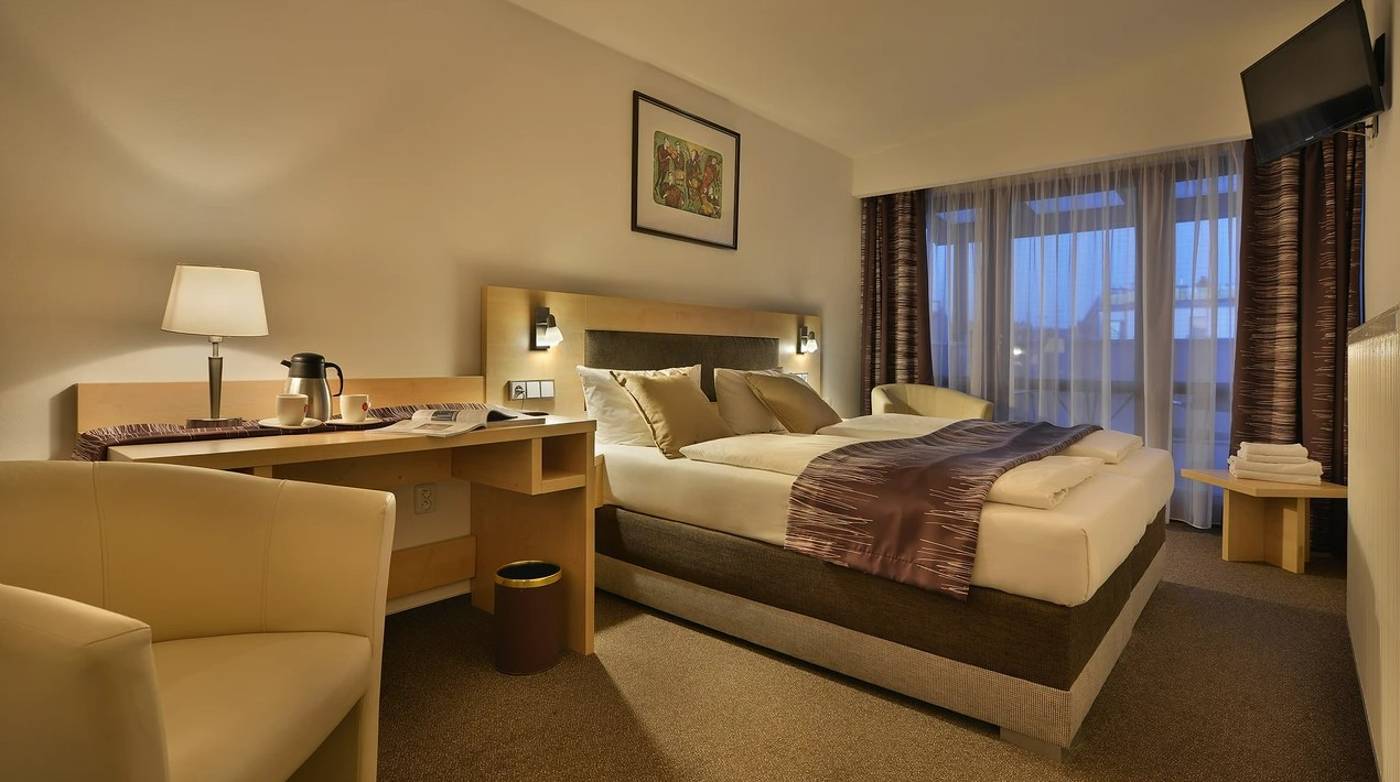 Prague Season-Czech Republic-PRAGUE-Room-8