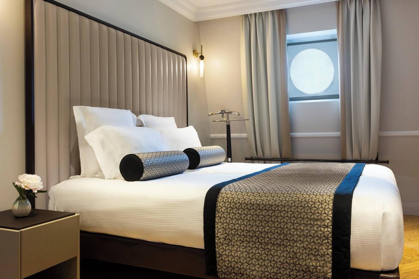 La-Clef-Tour-Eiffel-Paris-by-The-Crest-Collection-Room-15