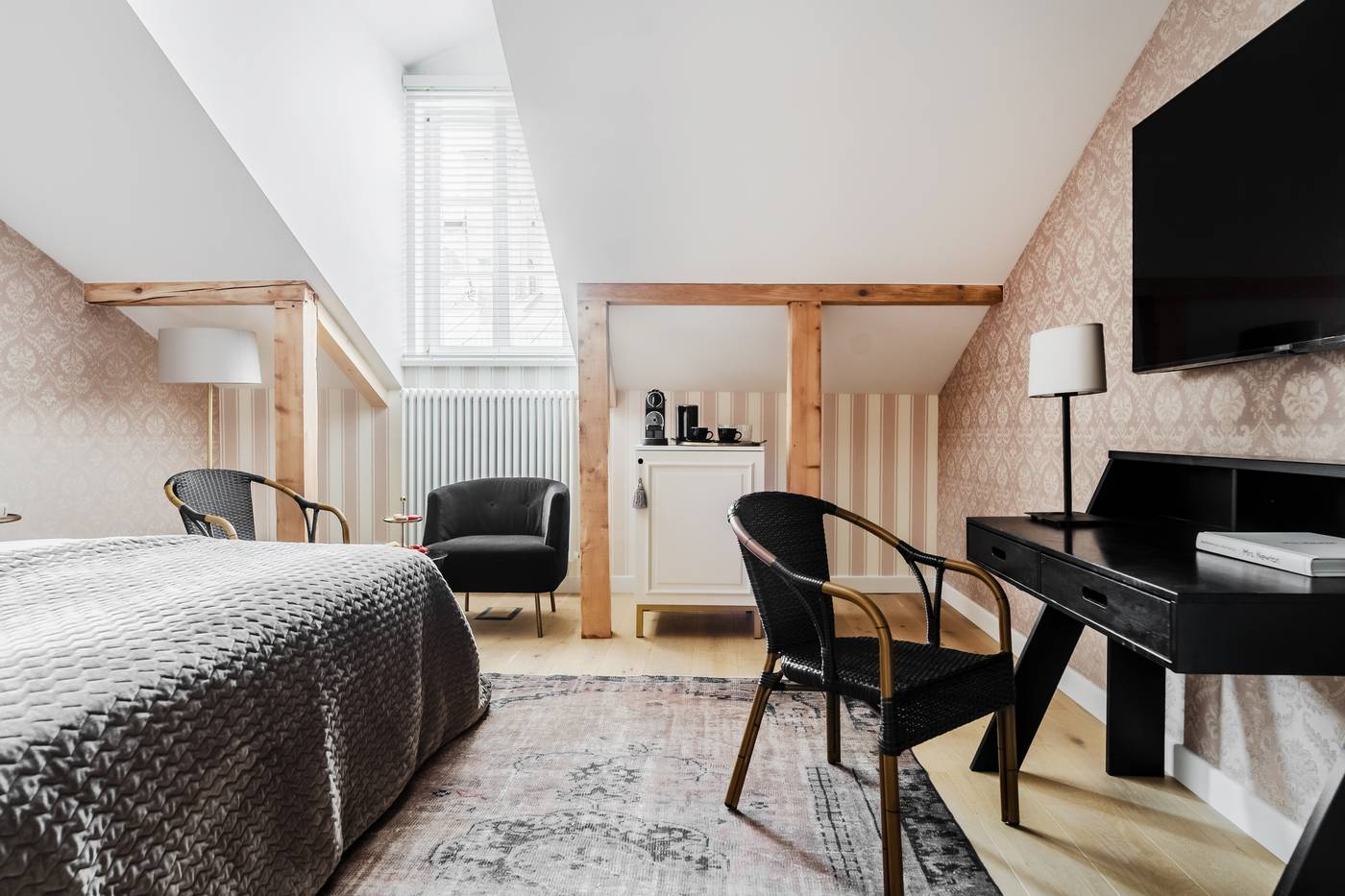 Hotel-Unicus-Palace-Old-Town---Destigo-Hotels-Room-8