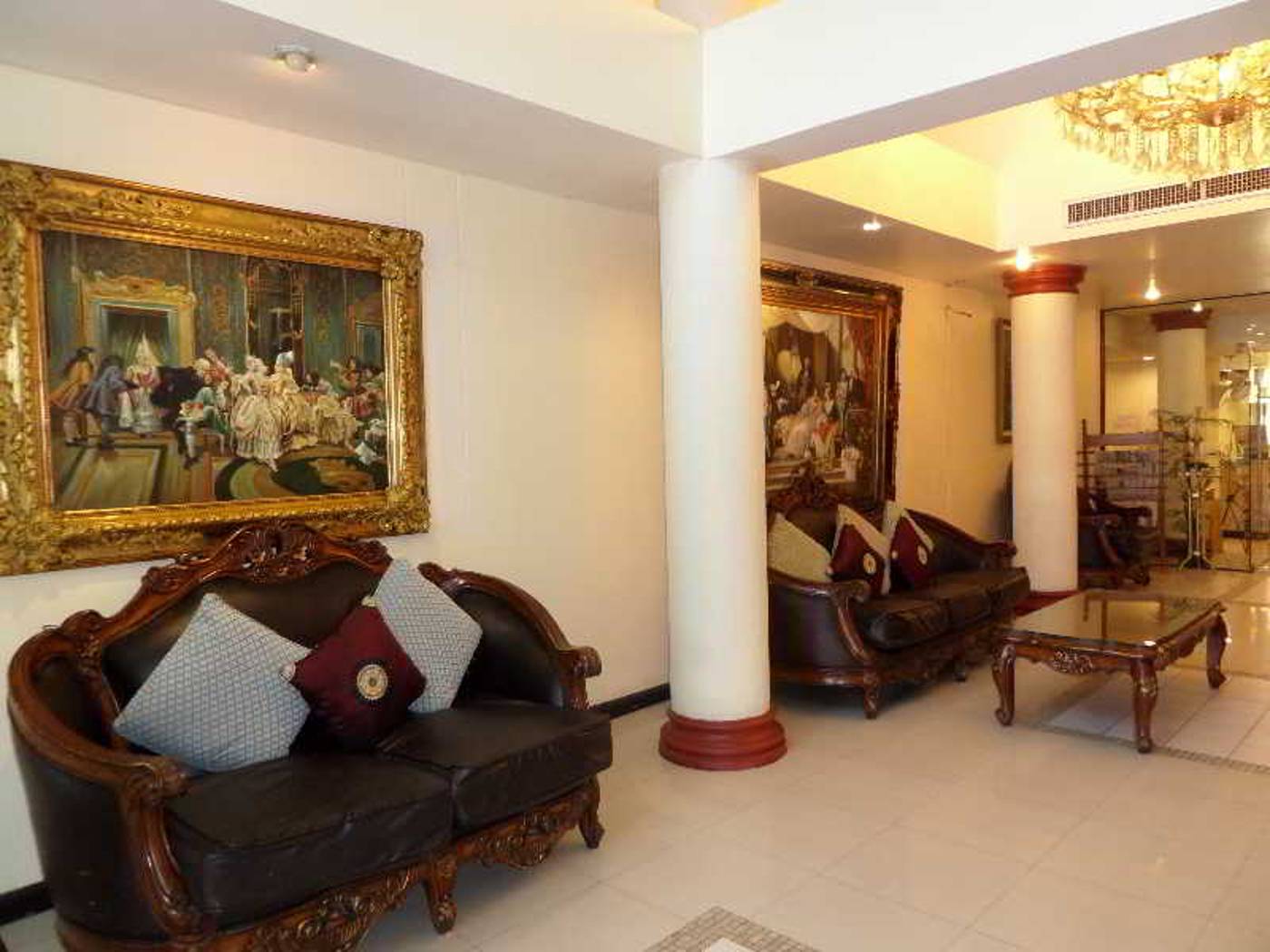 White-Sand-Resortel-Lobby-28