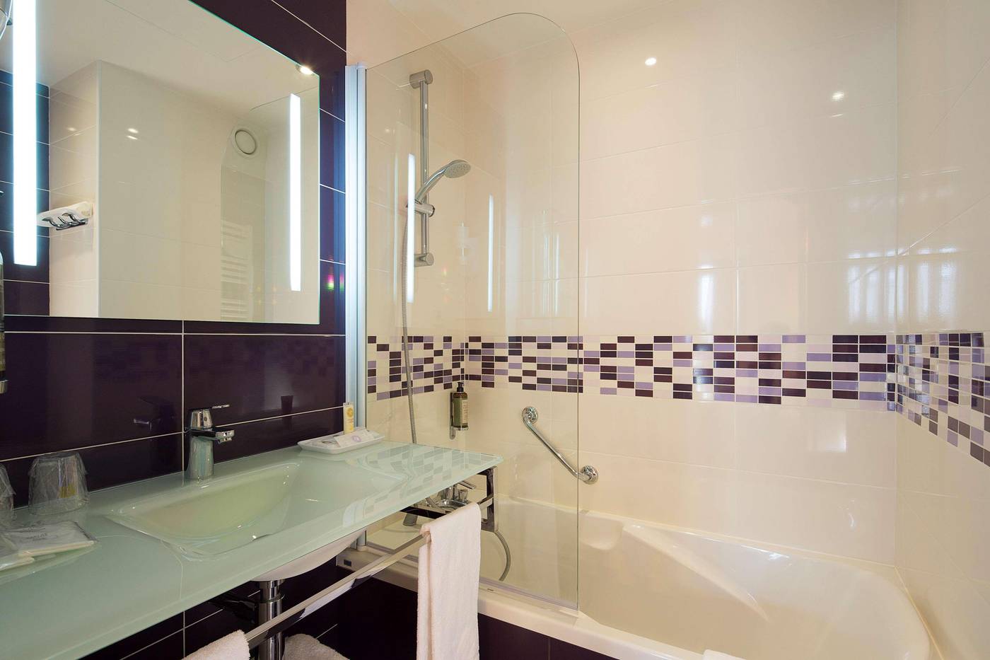 Best-Western-Anjou-Lafayette-Opera-Room-38