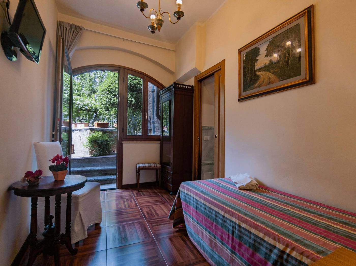 B&B Siena in Centro - Albergo Diffuso-Italy-SIENA-Room-3