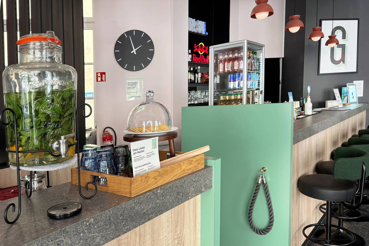 Select-Hotel-Berlin-Checkpoint-Charlie-Lobby-12