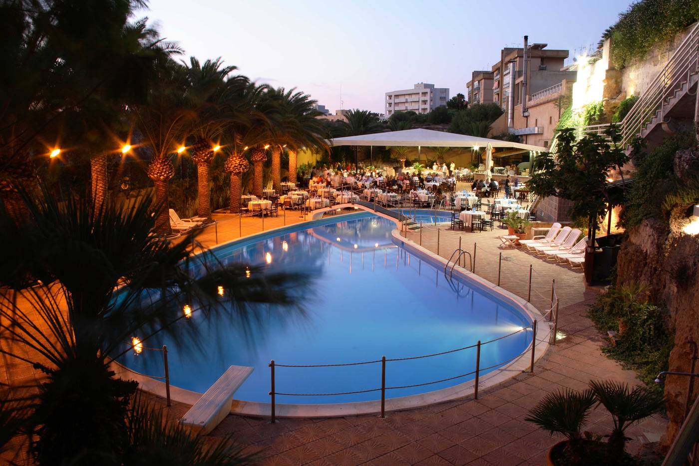 Hotel-President-Pool-1