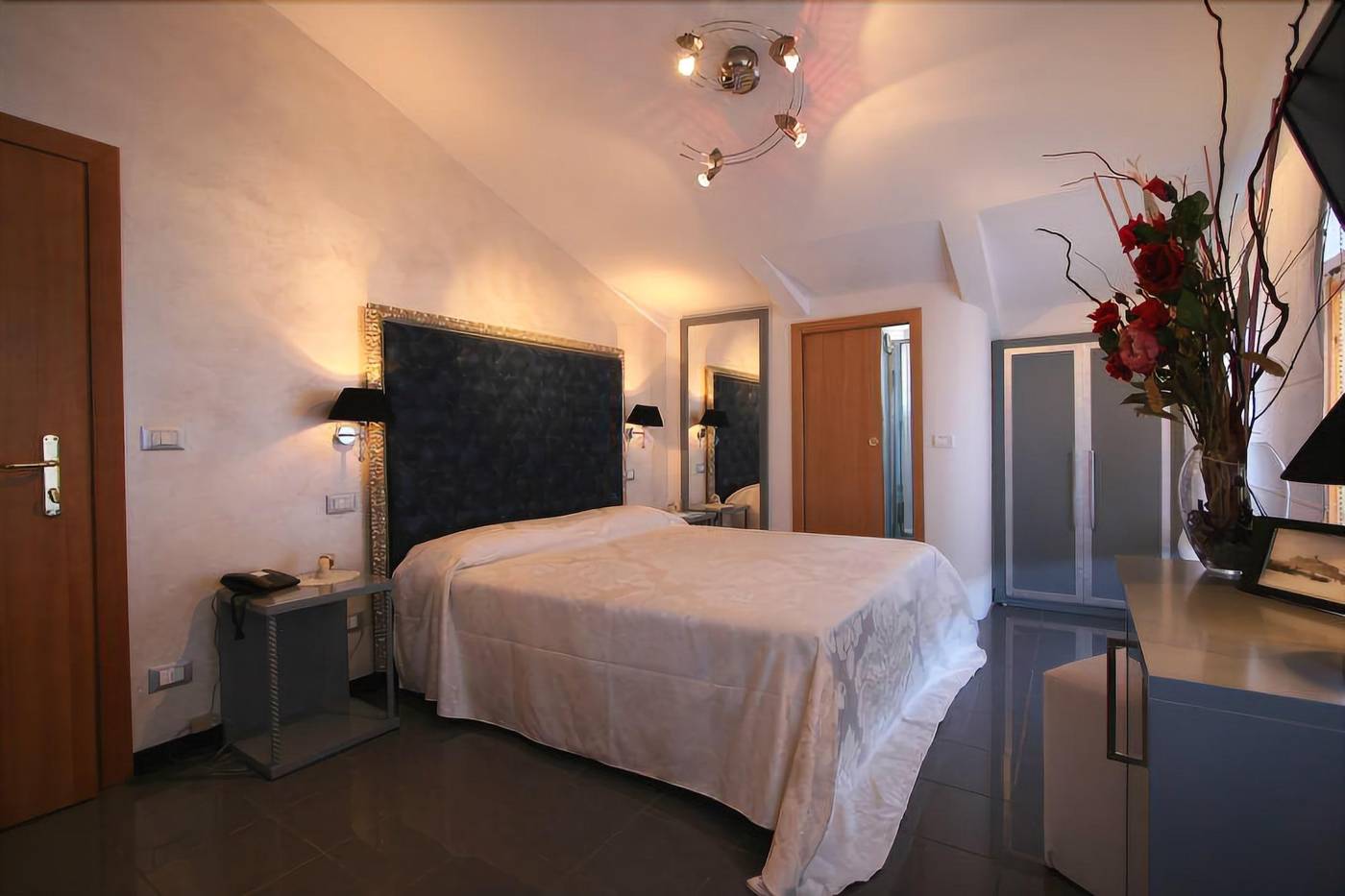 Hotel La Meridiana-Italy-ANGHIARI-Room-9