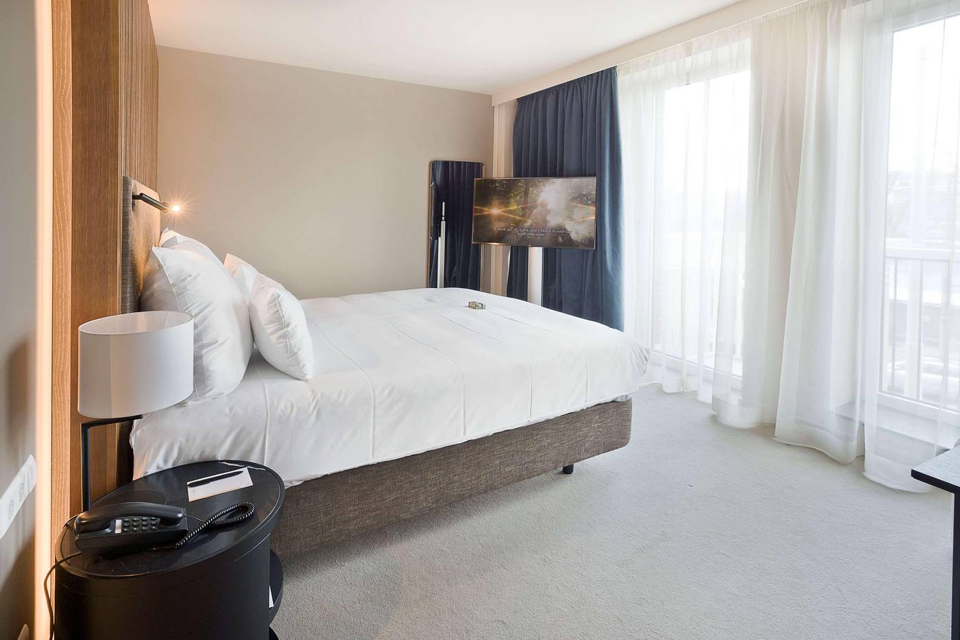Pestana-Amsterdam-Riverside-Room-28
