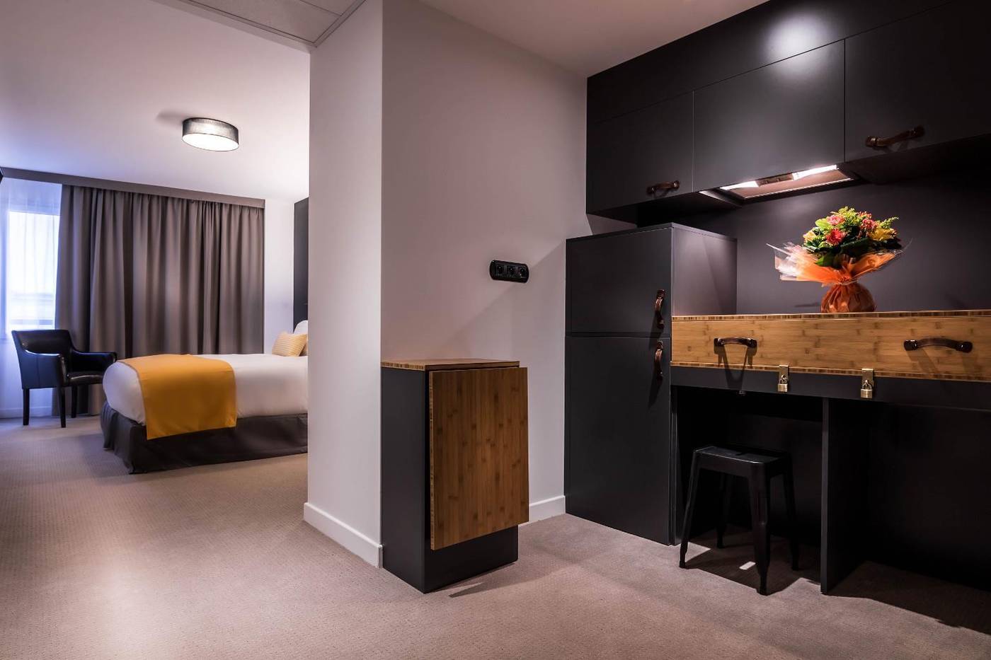 Best-Western-Plus-Suitcase-Paris-la-Defense-Room-32