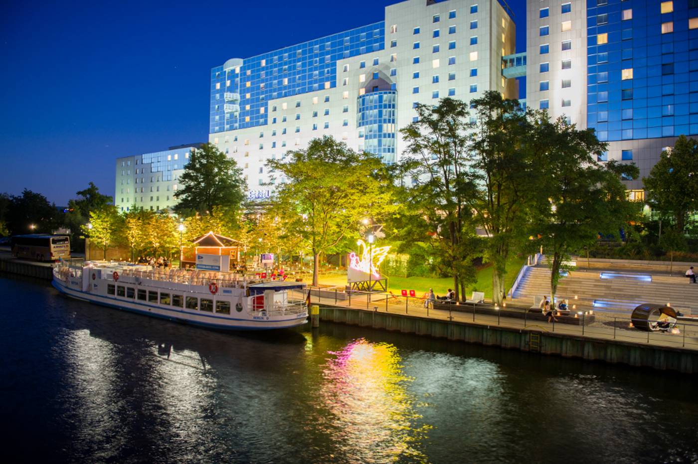 Estrel-Hotel-Berlin-Restaurant-72