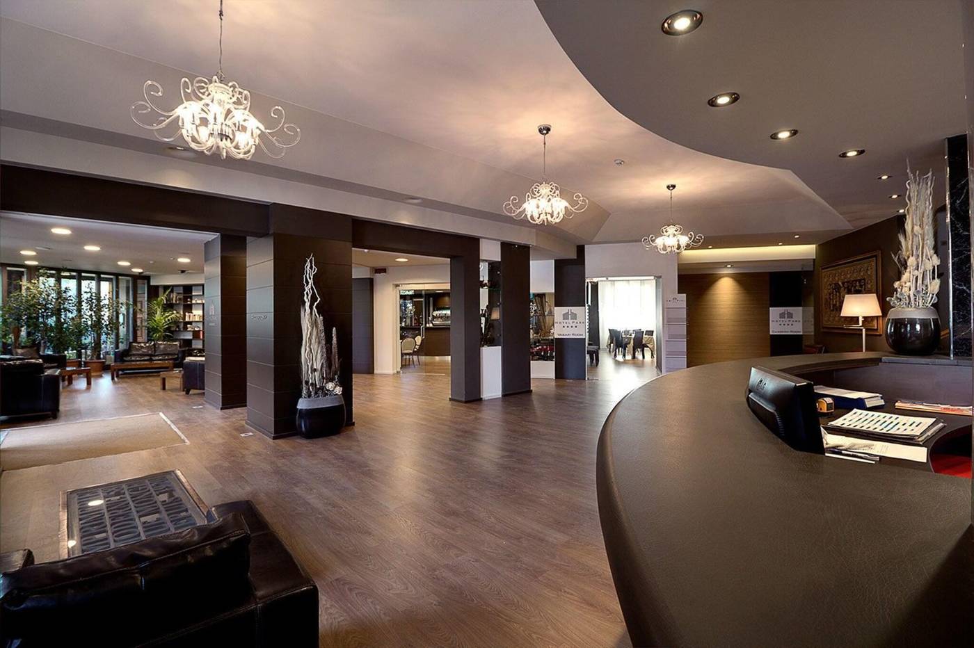 Hotel-Park-Lobby-1