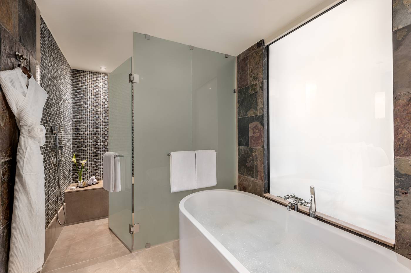 Oaks-Ibn-Battuta-Gate-Dubai-Room-63