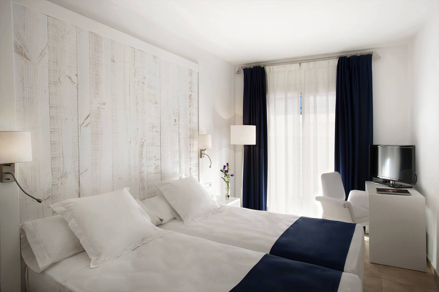 Medium-Sitges-Park-Room-20