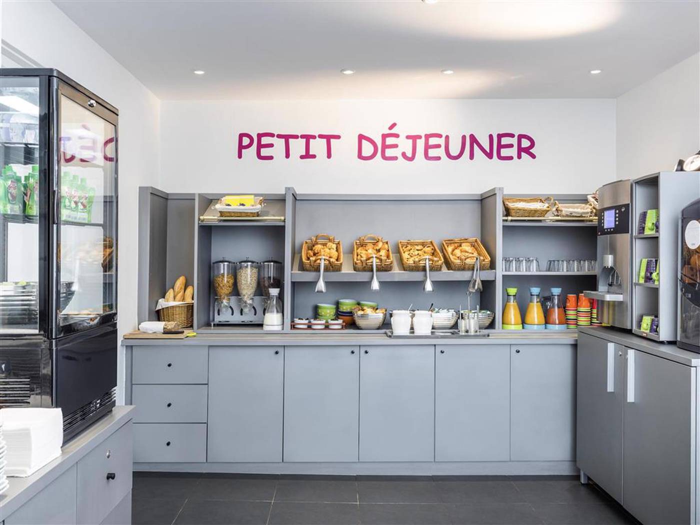 Ibis-Styles-Paris-Cambronne-Restaurant-45